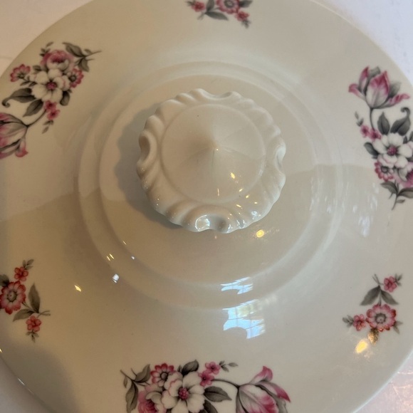 Aberdeen Moss Rose Round Covered Vegetable Dish - Picture 5 of 16